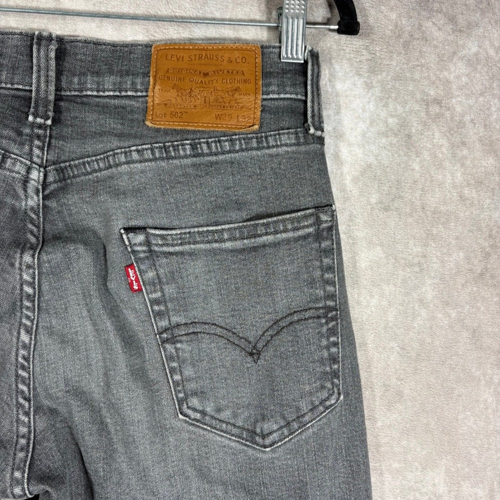 Levi's Jeans Mens 29x32 Black Washed 502 Regular Taper Premium Denim Faded Pants - Picture 4 of 13